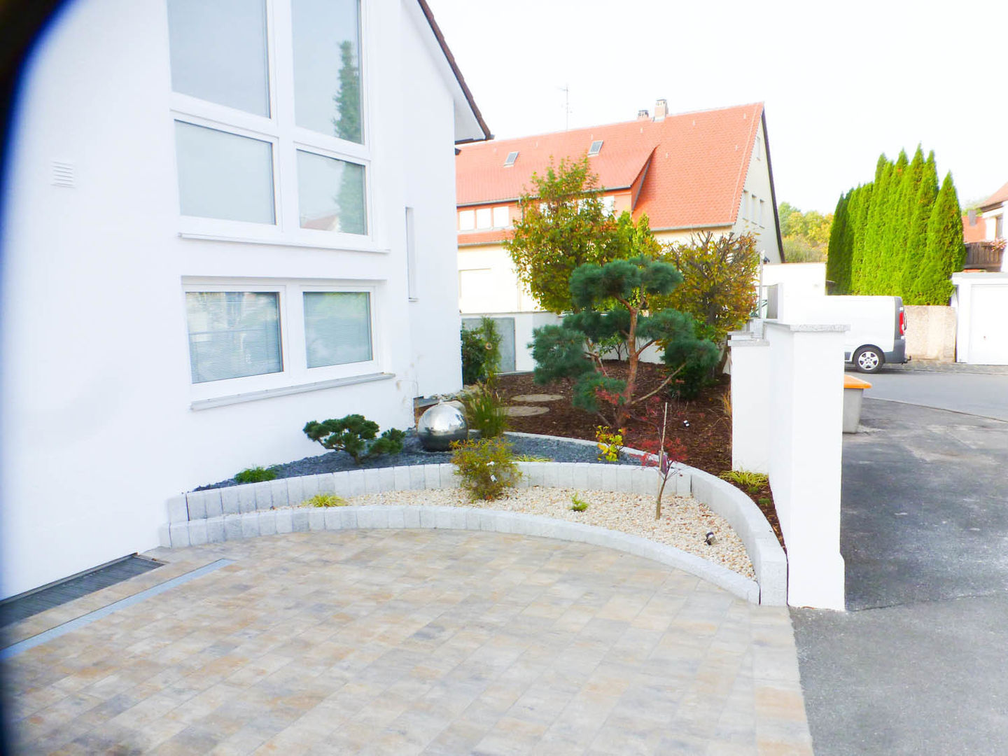 VorherNachher Farbloser Garten putzt sich heraus homify