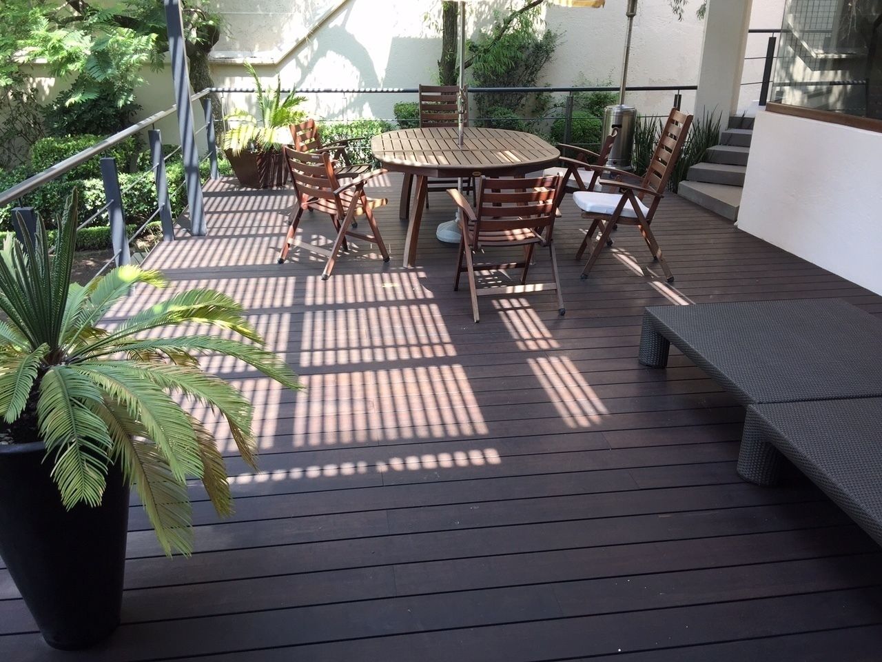 Bosques de las Lomas, Shimada Flooring Shimada Flooring Moderner Balkon, Veranda & Terrasse