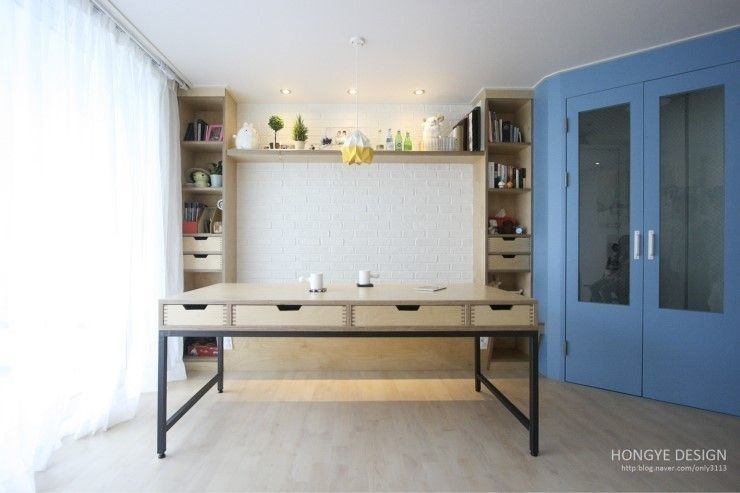 북카페 거실 인테리어, 홍예디자인 홍예디자인 Modern Living Room