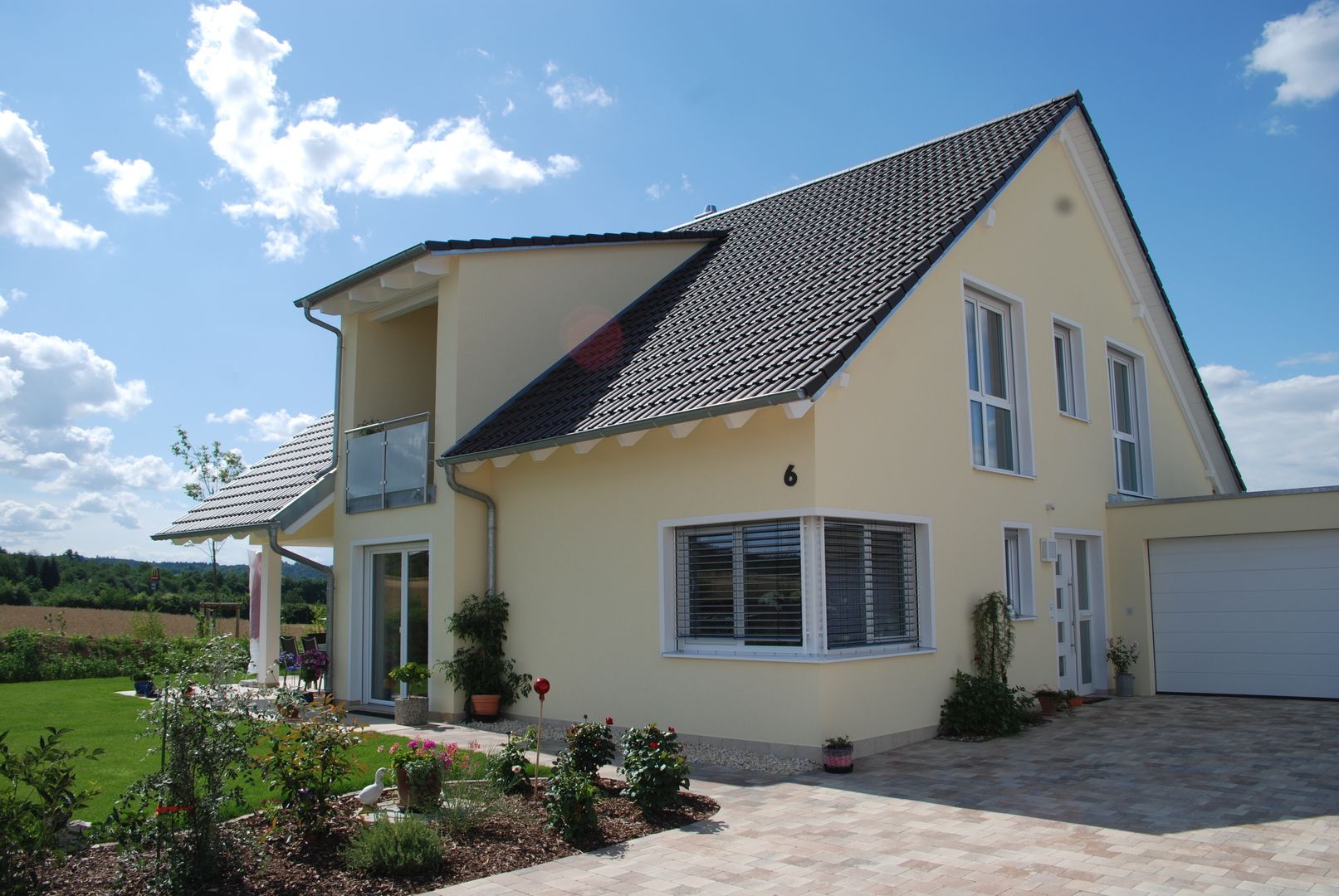 neues Einfamilienhaus für Ehepaar nach Auszug der Kinder: Stichwort komfortabel und grosszügig, WUNSCHhaus - die innovative Wohnbau GmbH WUNSCHhaus - die innovative Wohnbau GmbH Rumah Klasik