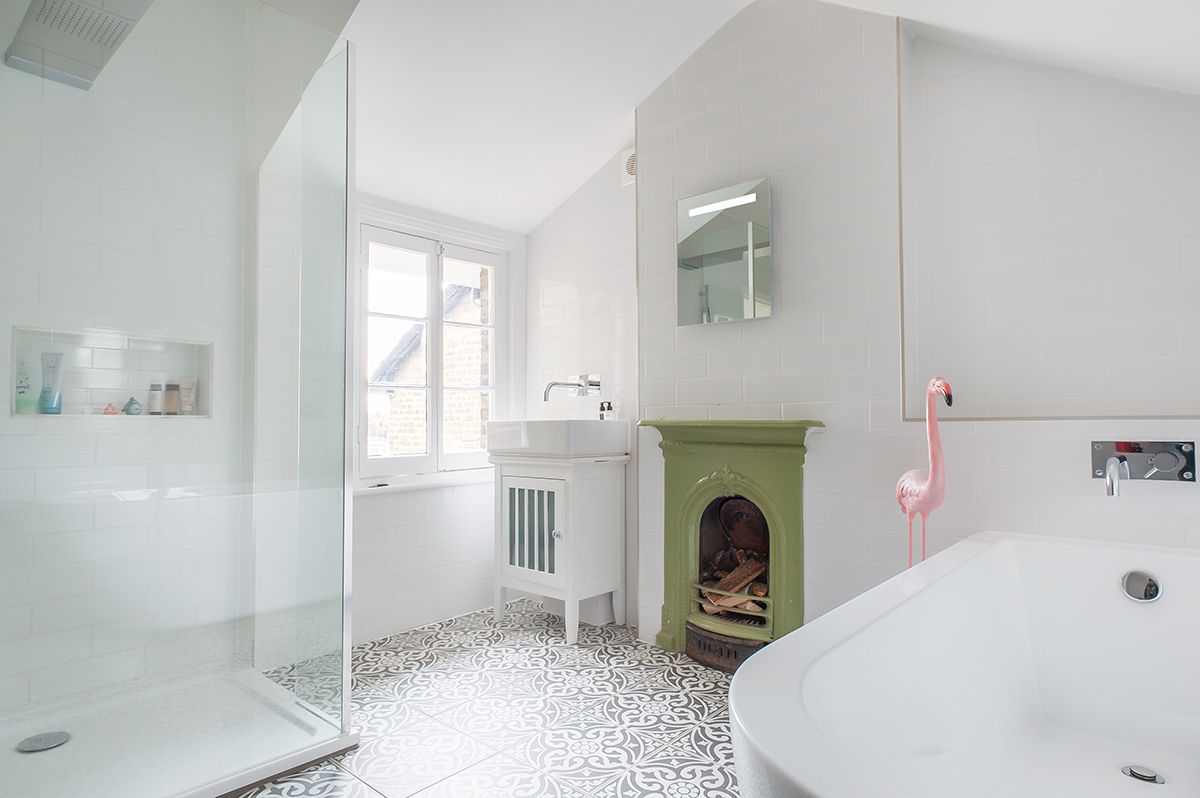 Full House Renovation with Crittall Extension, London, HollandGreen HollandGreen オリジナルスタイルの お風呂