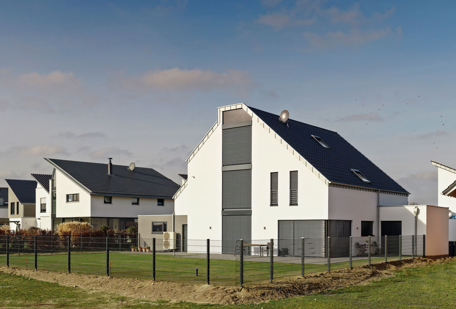 ... und weiß dominiert doch .... - Einfamilienhaus Straelen, Architektur I Stadtplanung Verhoeven Architektur I Stadtplanung Verhoeven منازل