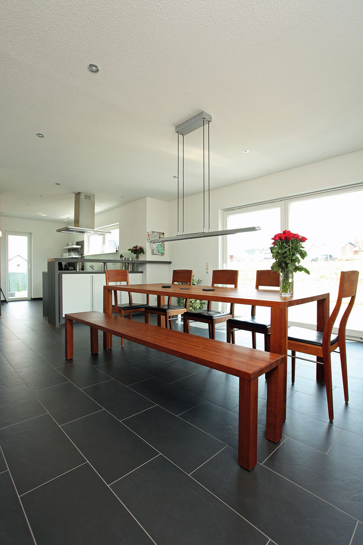 homify Modern dining room