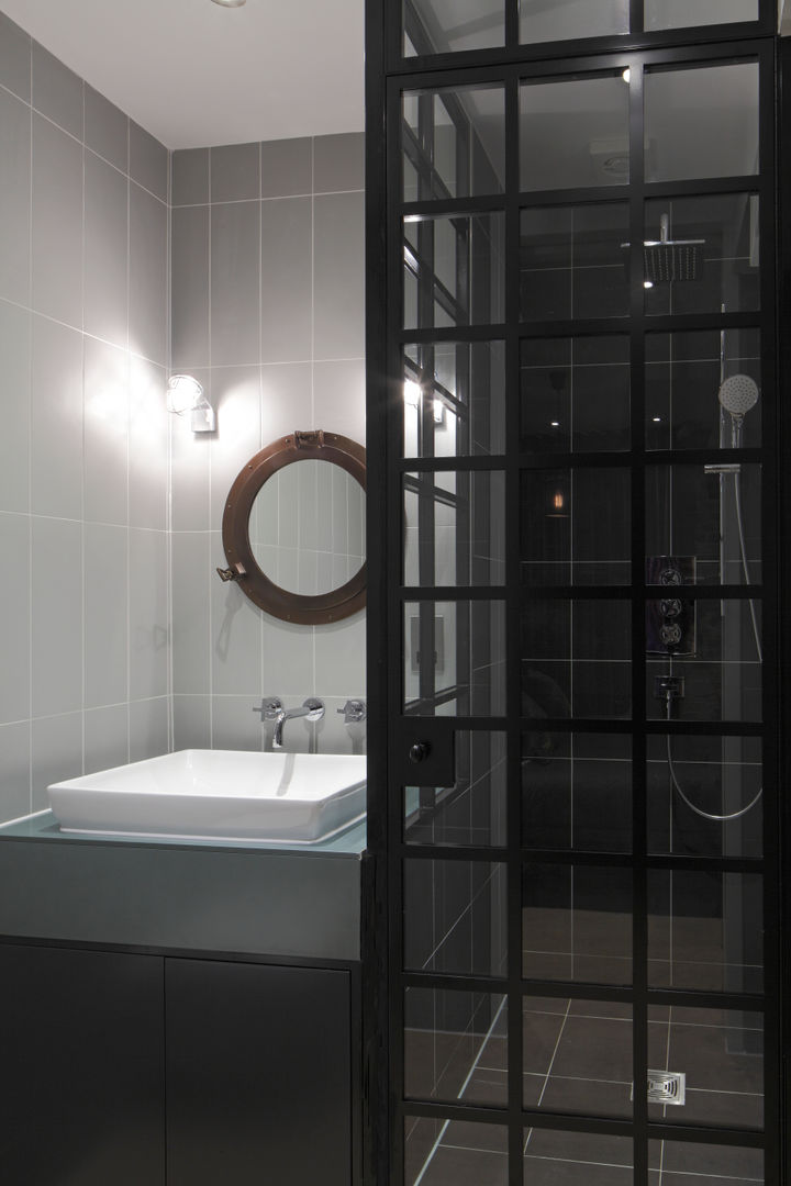 Shower Room Ligneous Designs Phòng tắm phong cách hiện đại Bathtubs & showers