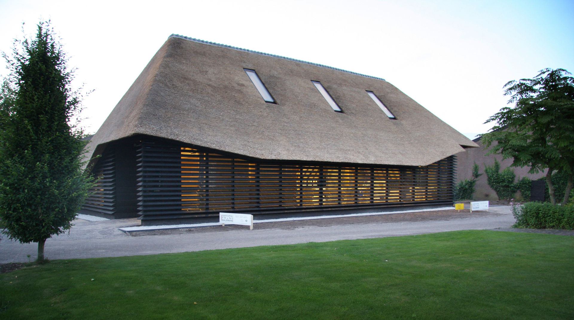 Flemish Barn Bolberg, Arend Groenewegen Architect BNA Arend Groenewegen Architect BNA Modern houses