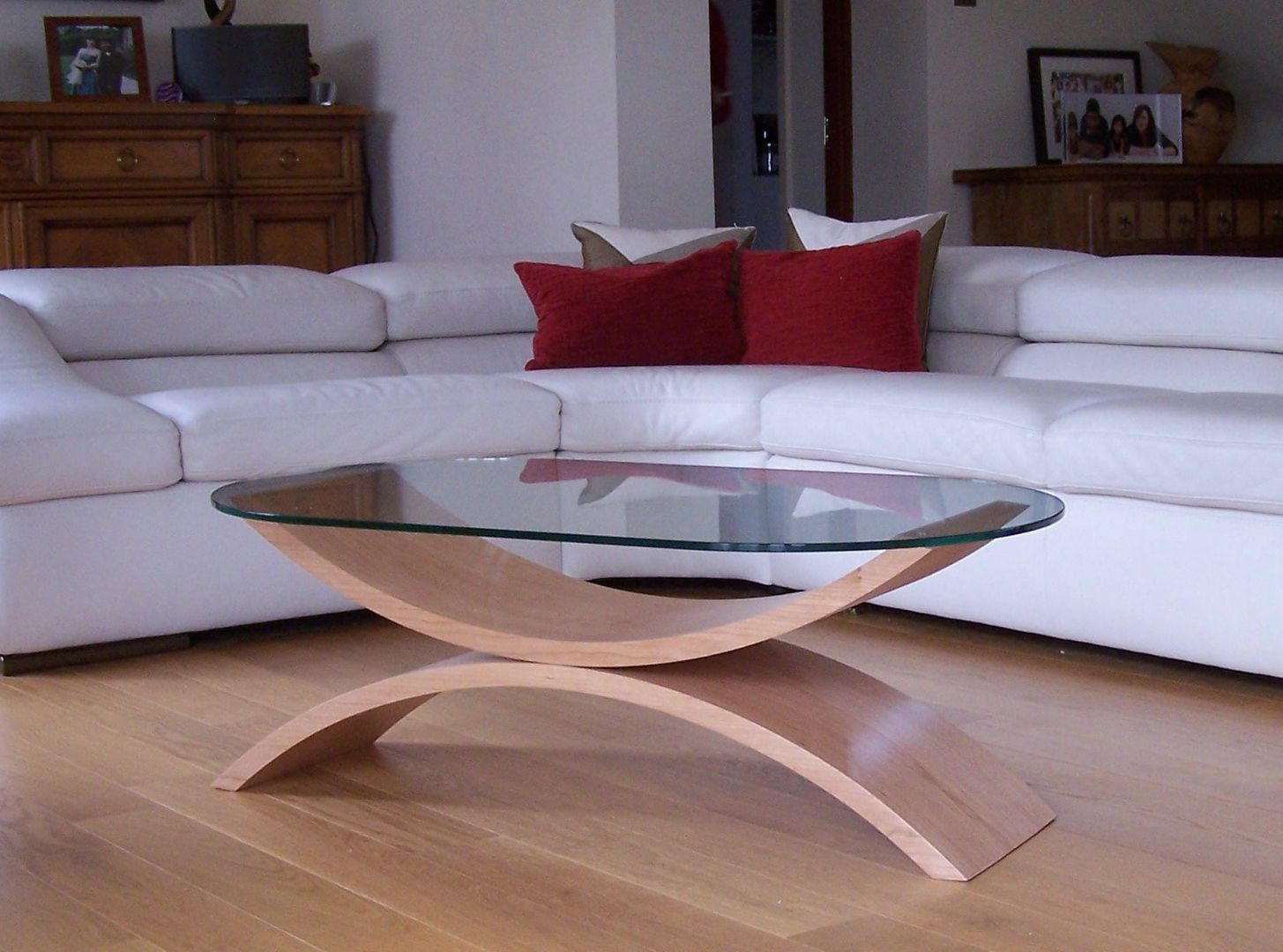 Reflections coffee table in cherry homify Living room Side tables & trays