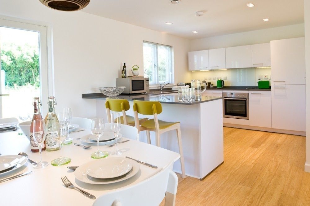 Green House , Una St Ives , iroka iroka Modern Yemek Odası Sandalye & Banklar