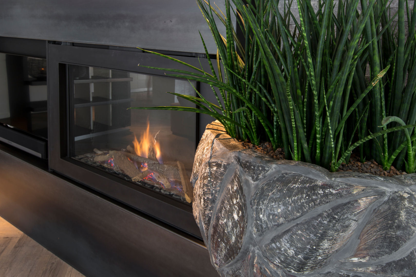 Tuin-Lounge, Medie Interieurarchitectuur Medie Interieurarchitectuur Modern living room Fireplaces & accessories