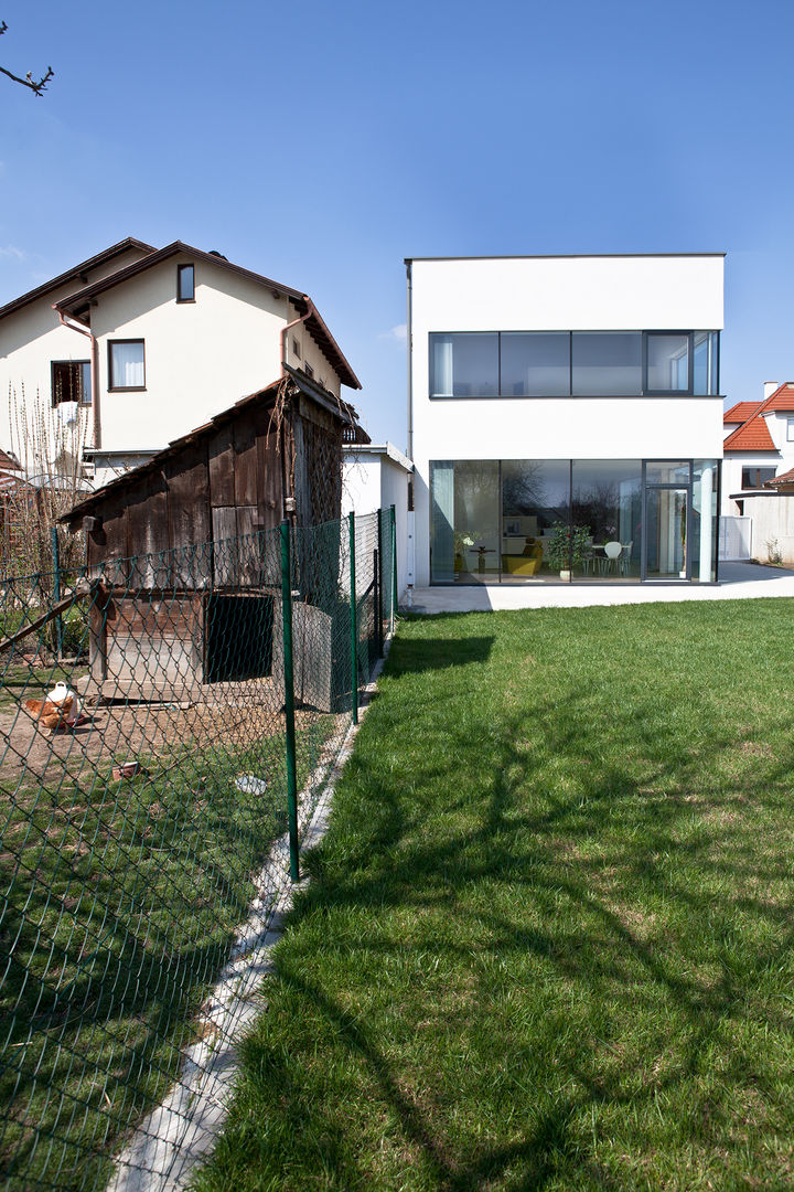 MY COUSINS HOUSE, MARTIN MOSTBÖCK MARTIN MOSTBÖCK Casas estilo moderno: ideas, arquitectura e imágenes