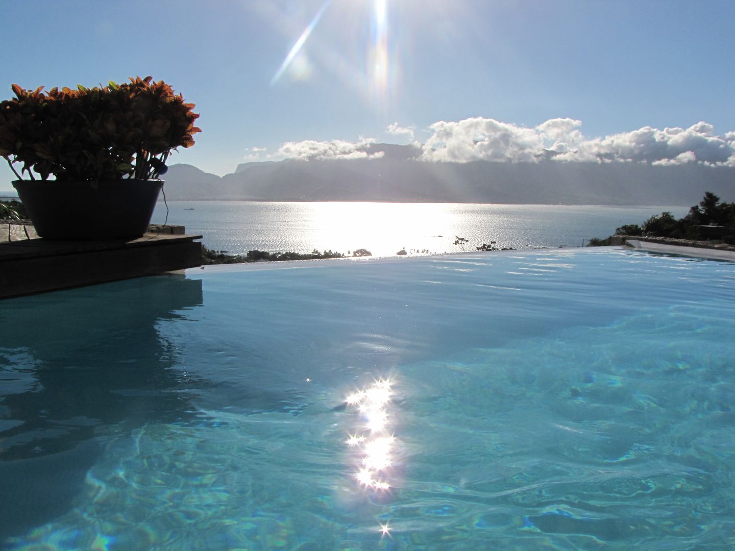 Casa Ilhabela , Arquitetura Juliana Fabrizzi Arquitetura Juliana Fabrizzi Rustic style pool