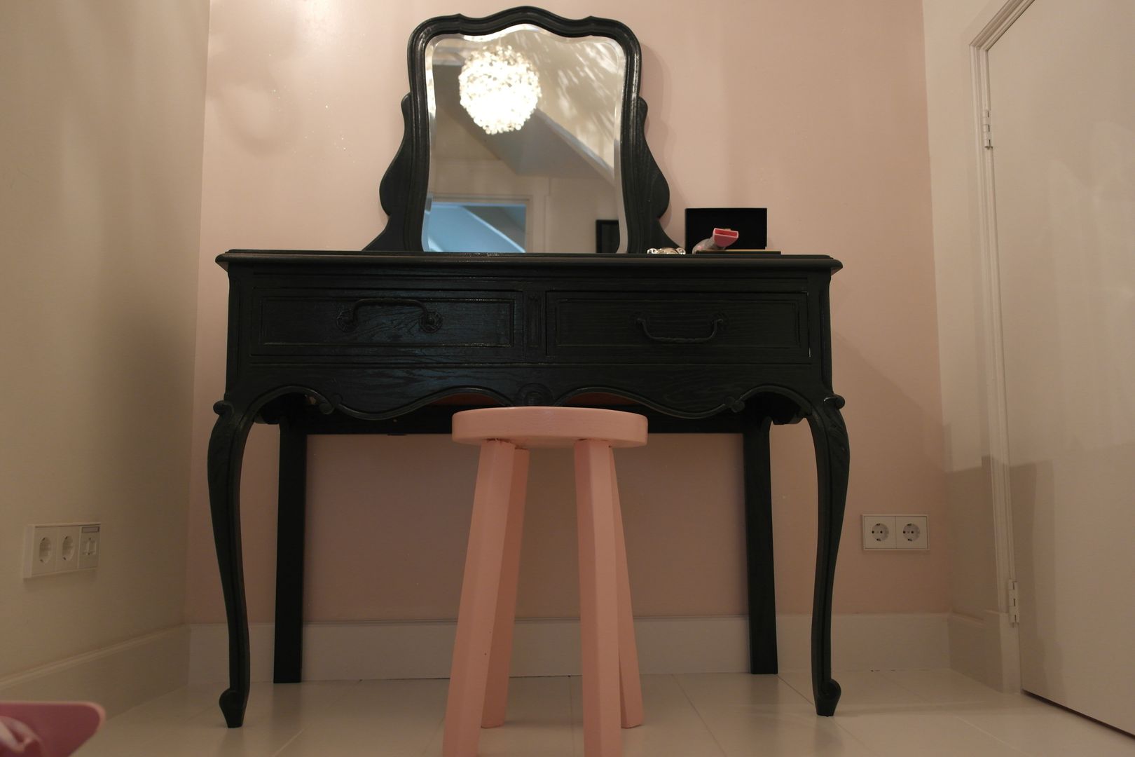 Bijzondere meubels naar wens beschilderd, voor zowel jong en oud., Happykidsart Happykidsart غرفة المعيشة Cupboards & sideboards