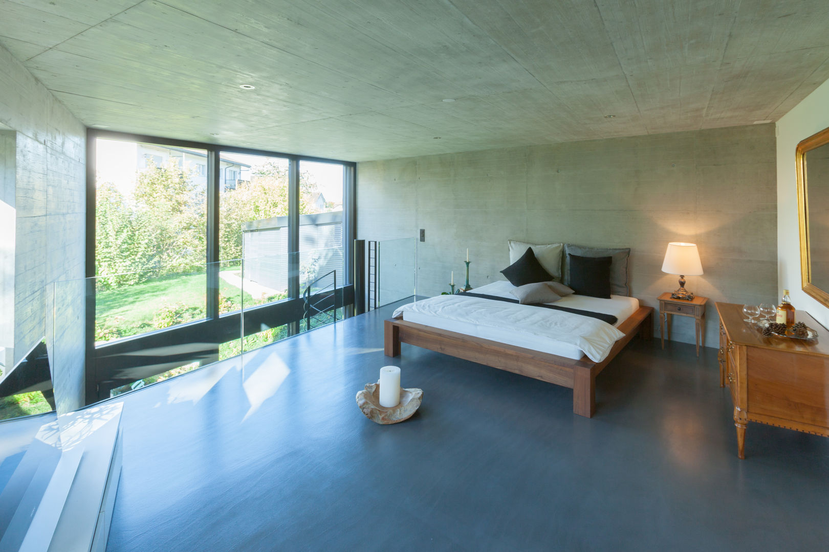 Neubau Einfamilienhais mit Atlier am Hofnerbach, von Mann Architektur GmbH von Mann Architektur GmbH Modern style bedroom
