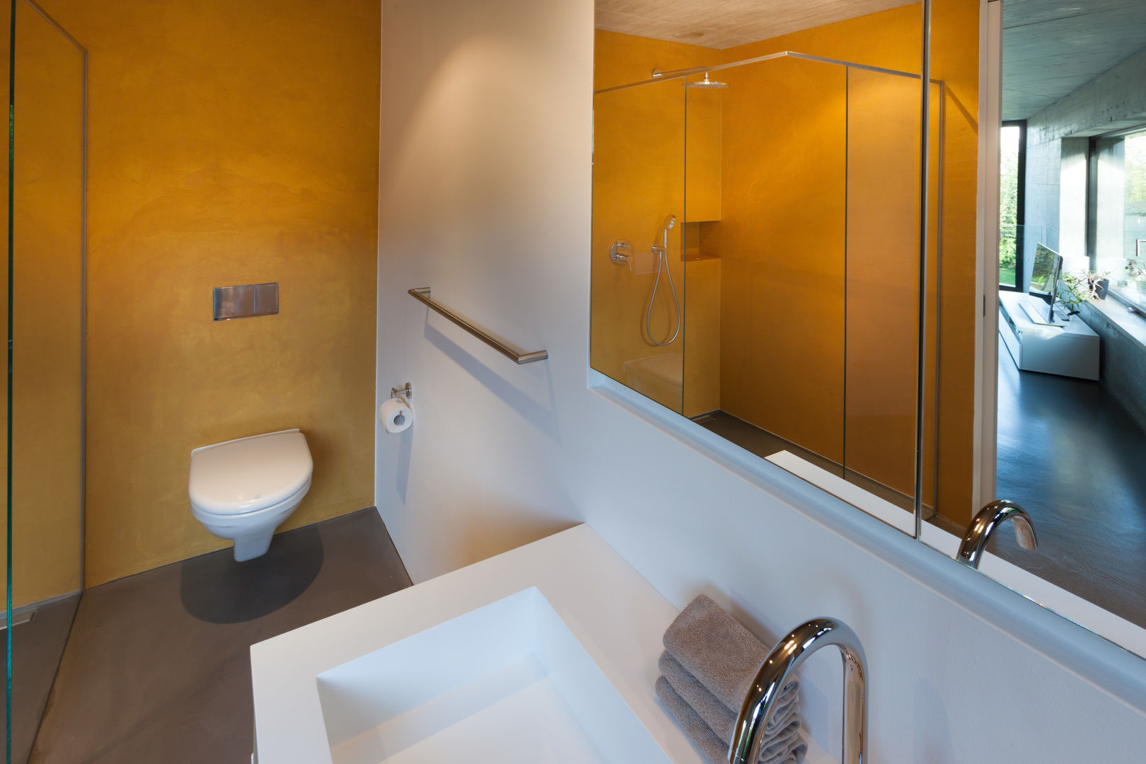 Neubau Einfamilienhais mit Atlier am Hofnerbach, von Mann Architektur GmbH von Mann Architektur GmbH Modern style bathrooms