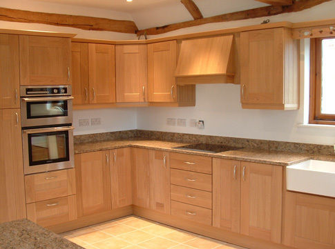 Some Recent Installations, Traditional Woodcraft Traditional Woodcraft Cucina in stile classico