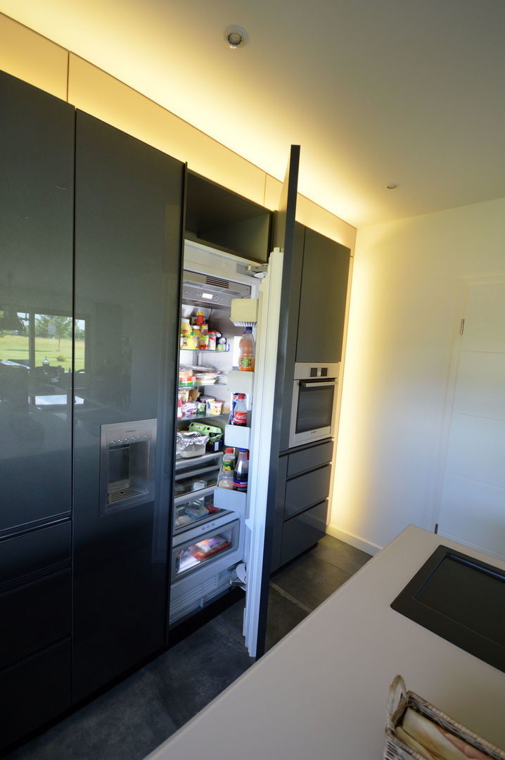 offener Kühlschrank von Gaggenau homify Moderne Küchen Elektronik