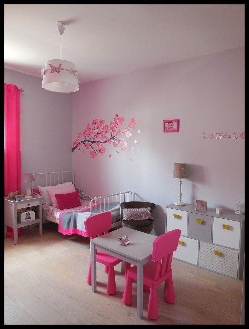 Chambre d'enfant fushia et grise, Scènes d'Intérieur Scènes d'Intérieur Dormitorios infantiles de estilo clásico