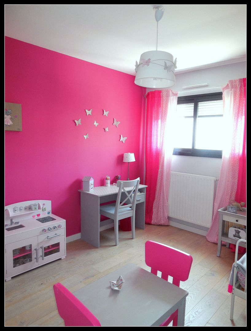 Chambre d'enfant fushia et grise, Scènes d'Intérieur Scènes d'Intérieur Quartos de criança clássicos