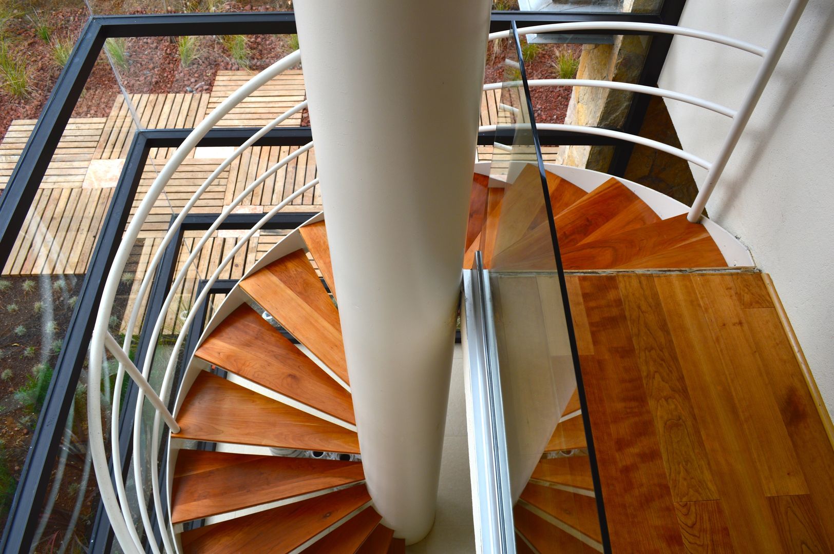 Casa en Valle de Bravo, Revah Arqs Revah Arqs Modern corridor, hallway & stairs