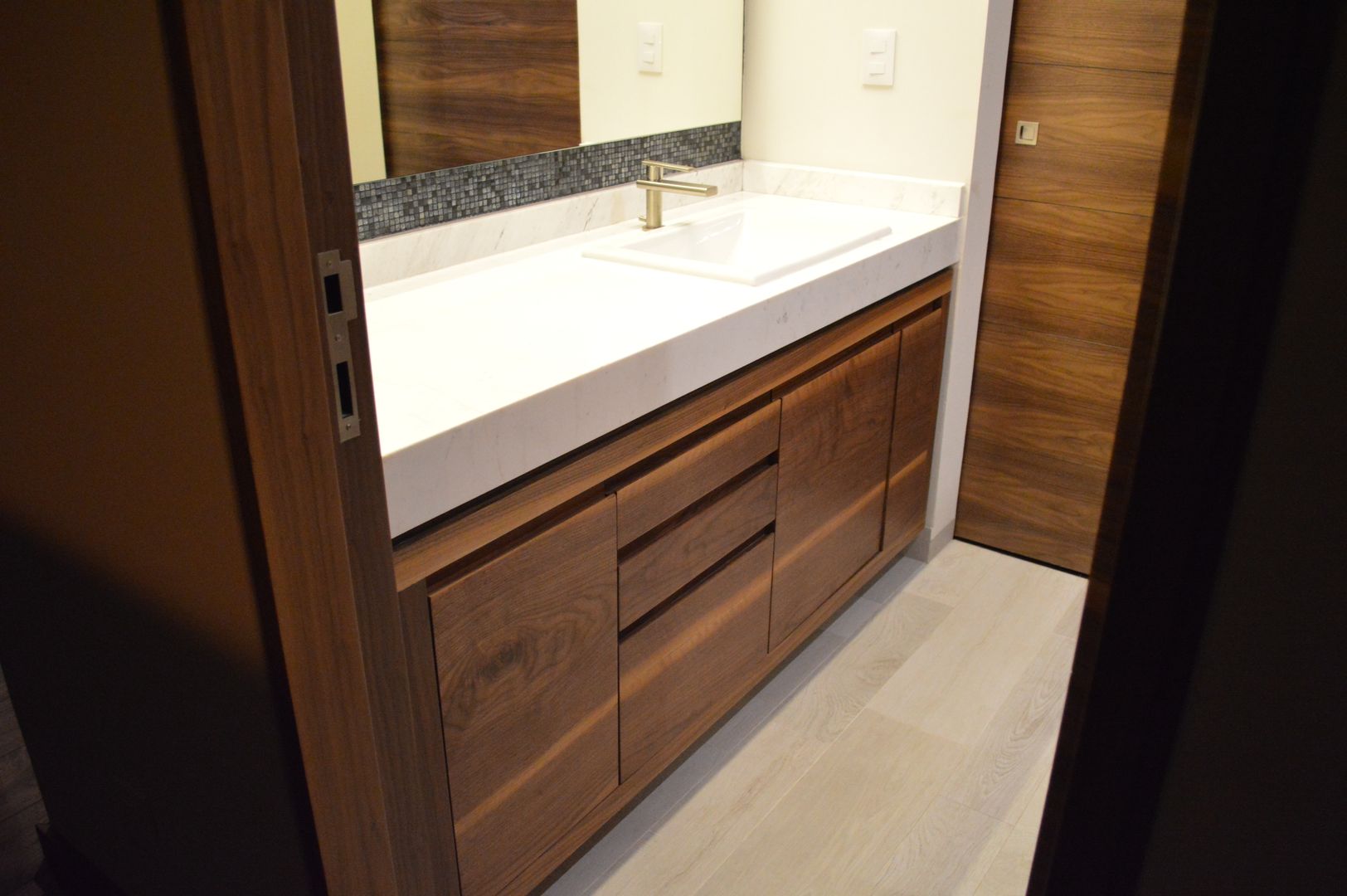 Casa en Interlomas, Revah Arqs Revah Arqs Modern bathroom