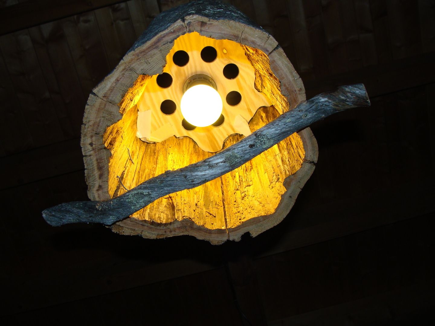 Kelo-hanging lamp homify Soggiorno in stile rustico Illuminazione