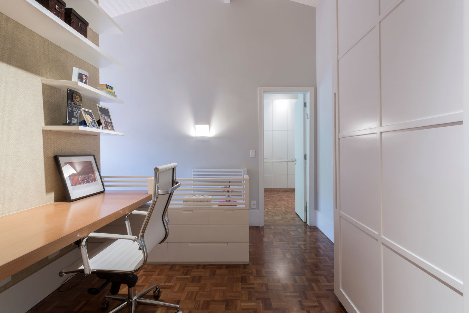 Casa Cidade Jardim, Boutique Arquitetura Boutique Arquitetura Modern Corridor, Hallway and Staircase