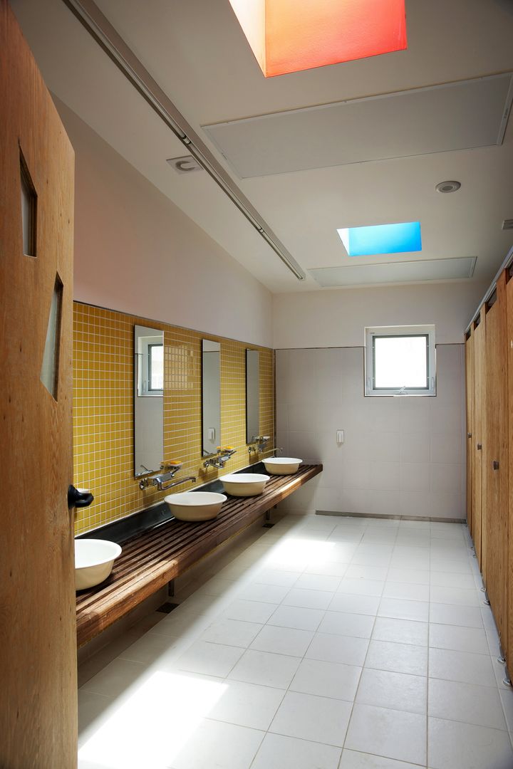 Toilet KAWA Design Group 모던스타일 욕실
