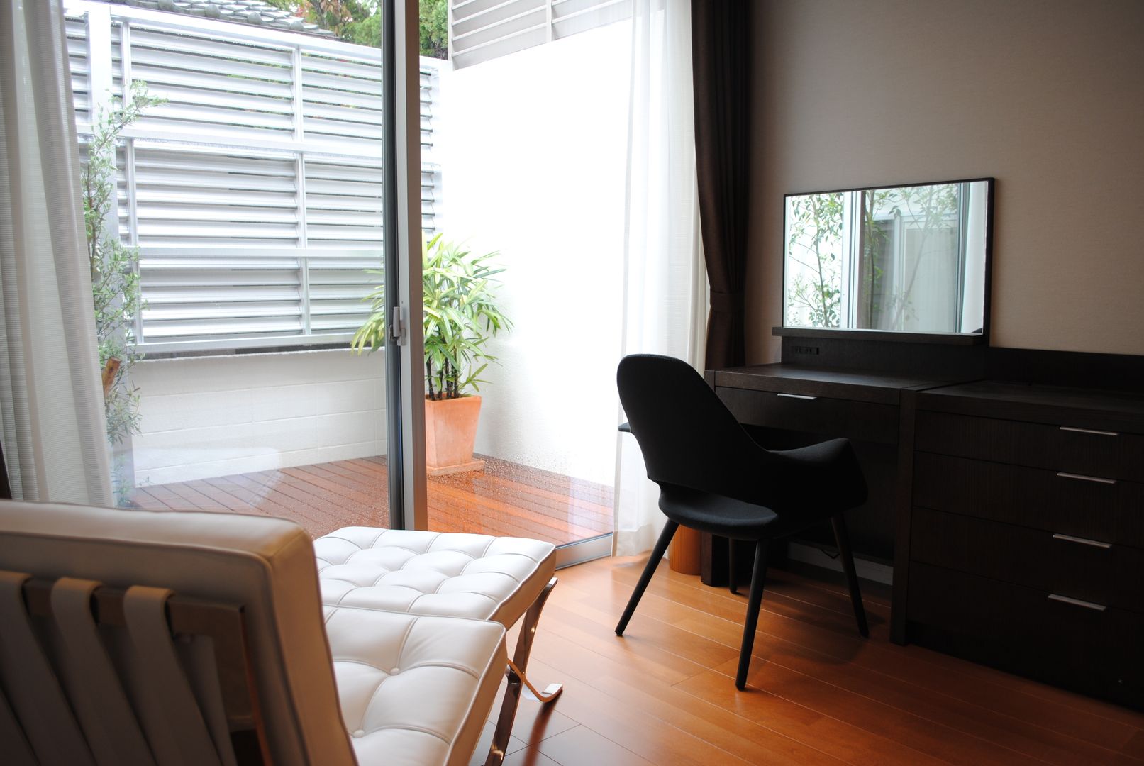 シンプルでモダンな平屋の家, ヒロ・デザイン・ラボ ヒロ・デザイン・ラボ Modern style bedroom