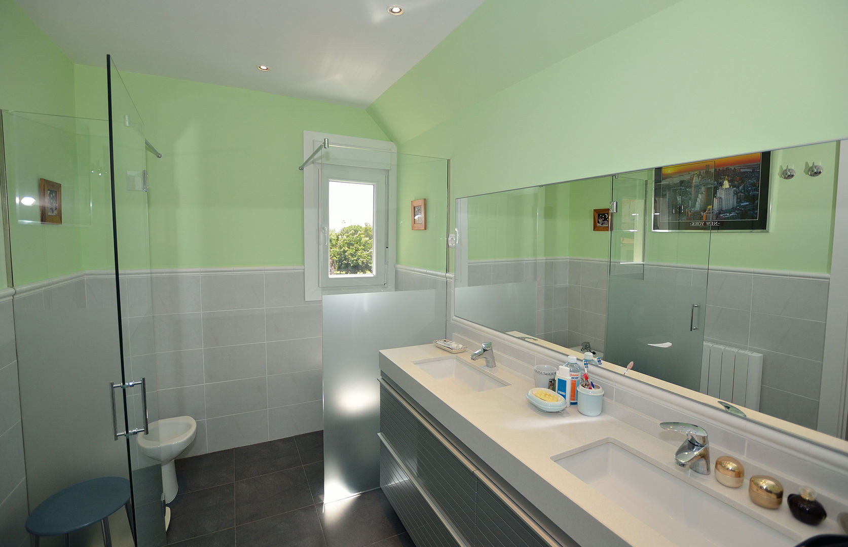 Casa canadiense en La Rioja, Canexel Canexel Eclectic style bathrooms