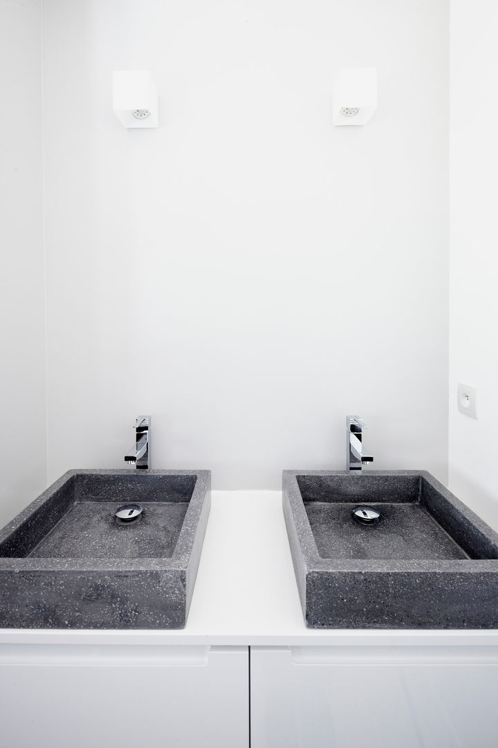 MAISON L33, Cendrine Deville Jacquot, Architecte DPLG, A²B2D Cendrine Deville Jacquot, Architecte DPLG, A²B2D Modern Banyo