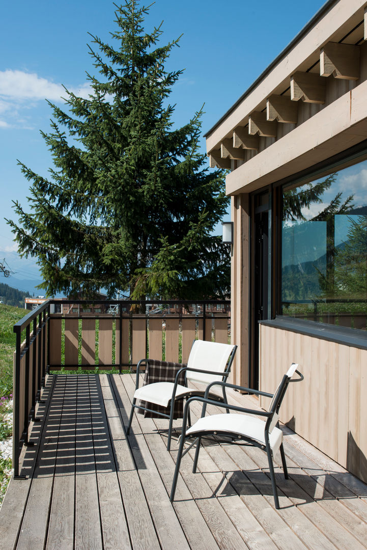 Chalet Courchevel, A2 Architecture d'interieur A2 Architecture d'interieur Balcon, Veranda & Terrasse modernes