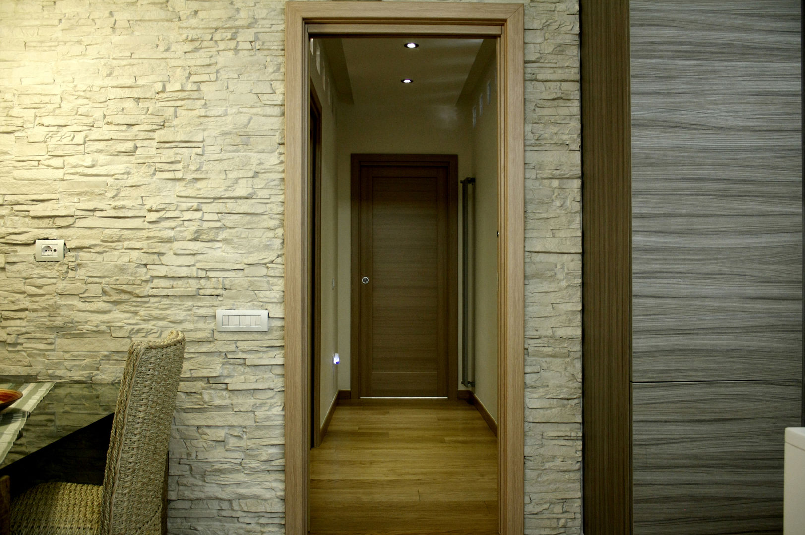 Appartamento 80 mq, MedomStudio MedomStudio Modern corridor, hallway & stairs