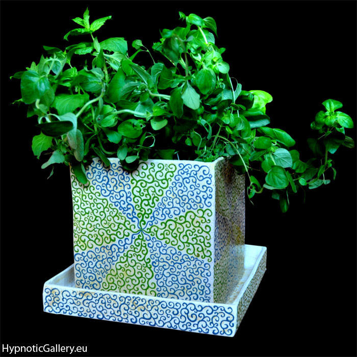 Cube flower pot homify Mediterranean style garden Pottery Plants & accessories