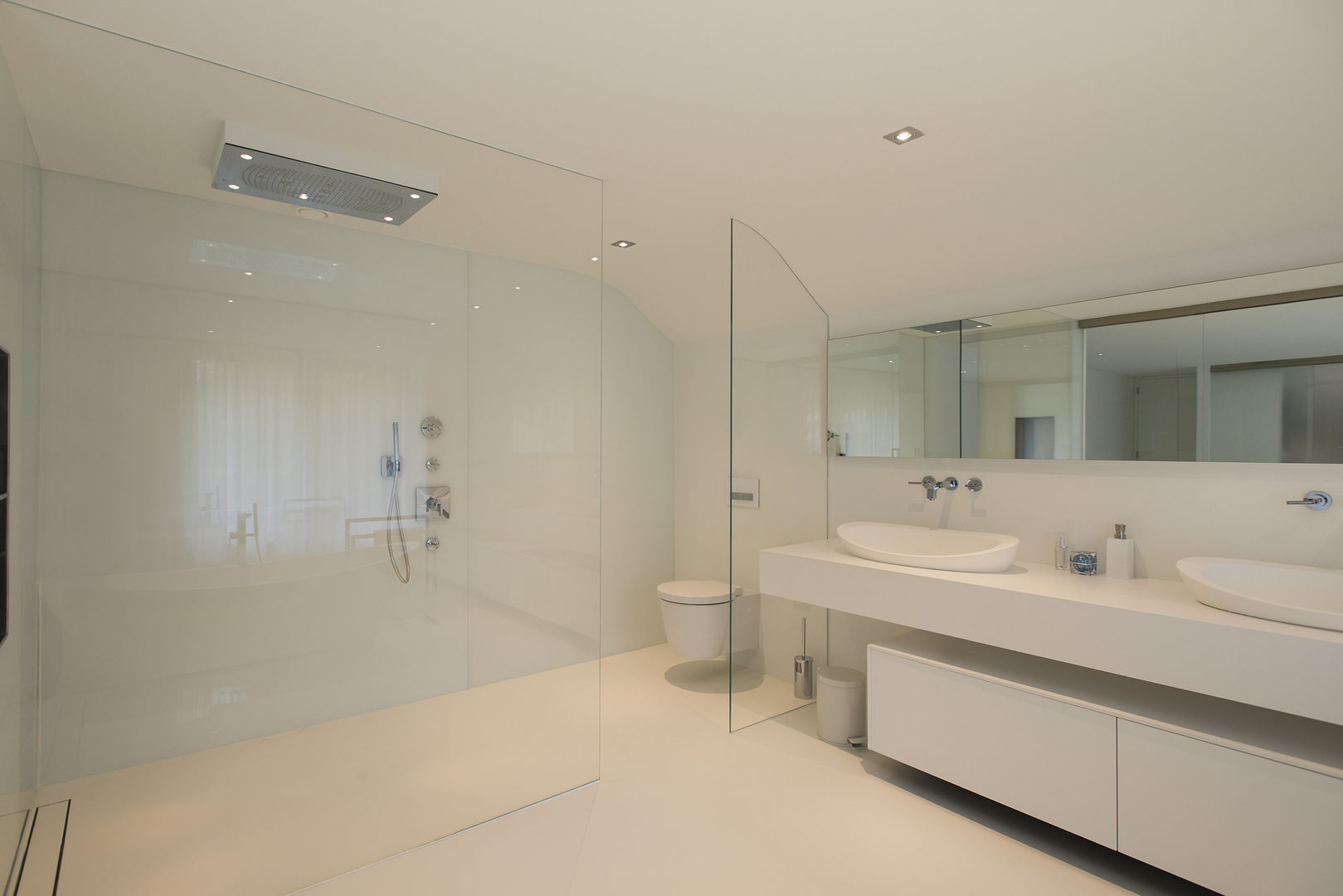 Eigentijds wonen in een rietgedekte villa, Lab32 architecten Lab32 architecten Modern bathroom