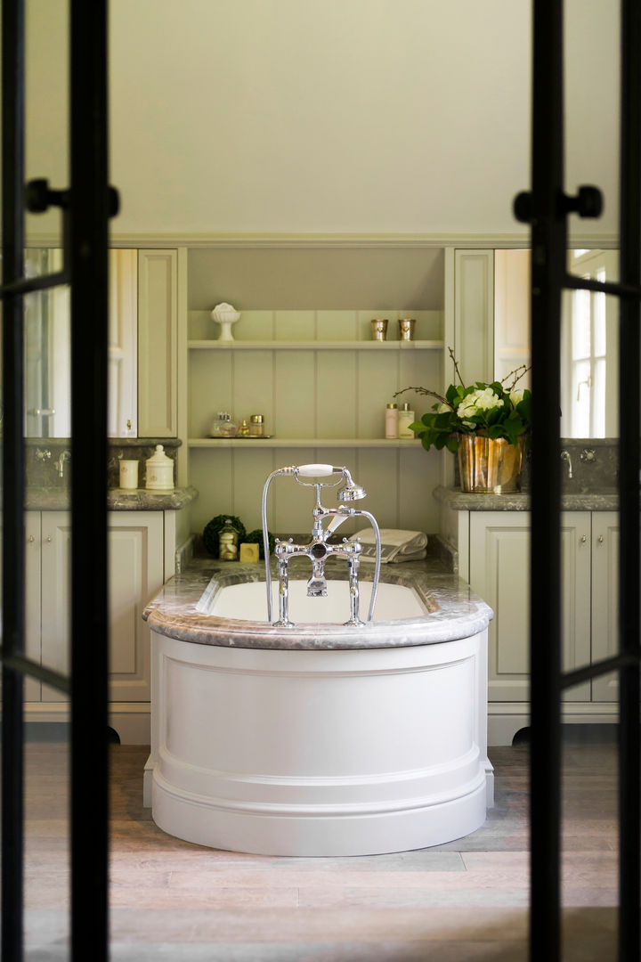 Statige manoire villa in een landelijke omgeving, Taps&Baths Taps&Baths Classic style bathrooms Fittings