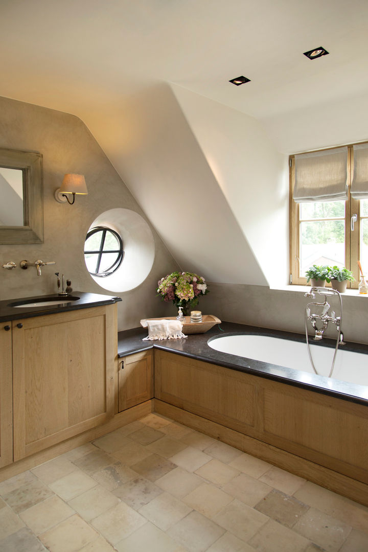 Modern landelijke badkamer met klassiek kraanwerk Taps&Baths Landelijke badkamers