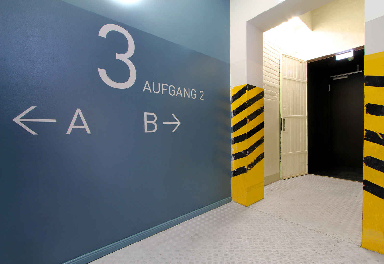 Nutzungsänderung und Ausbau eines Büro- und Gewerbehofes, Berlin Kreuzberg, WAF Architekten WAF Architekten Ticari alanlar Ofis Alanları