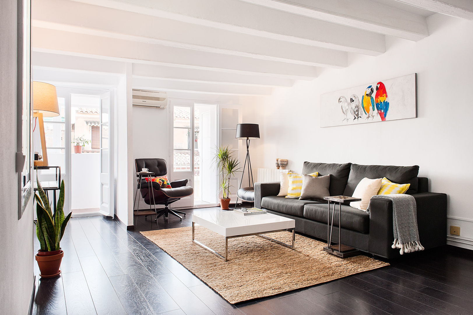 Home Staging para Alquilar una Vivienda en Barcelona, Markham Stagers Markham Stagers غرفة المعيشة