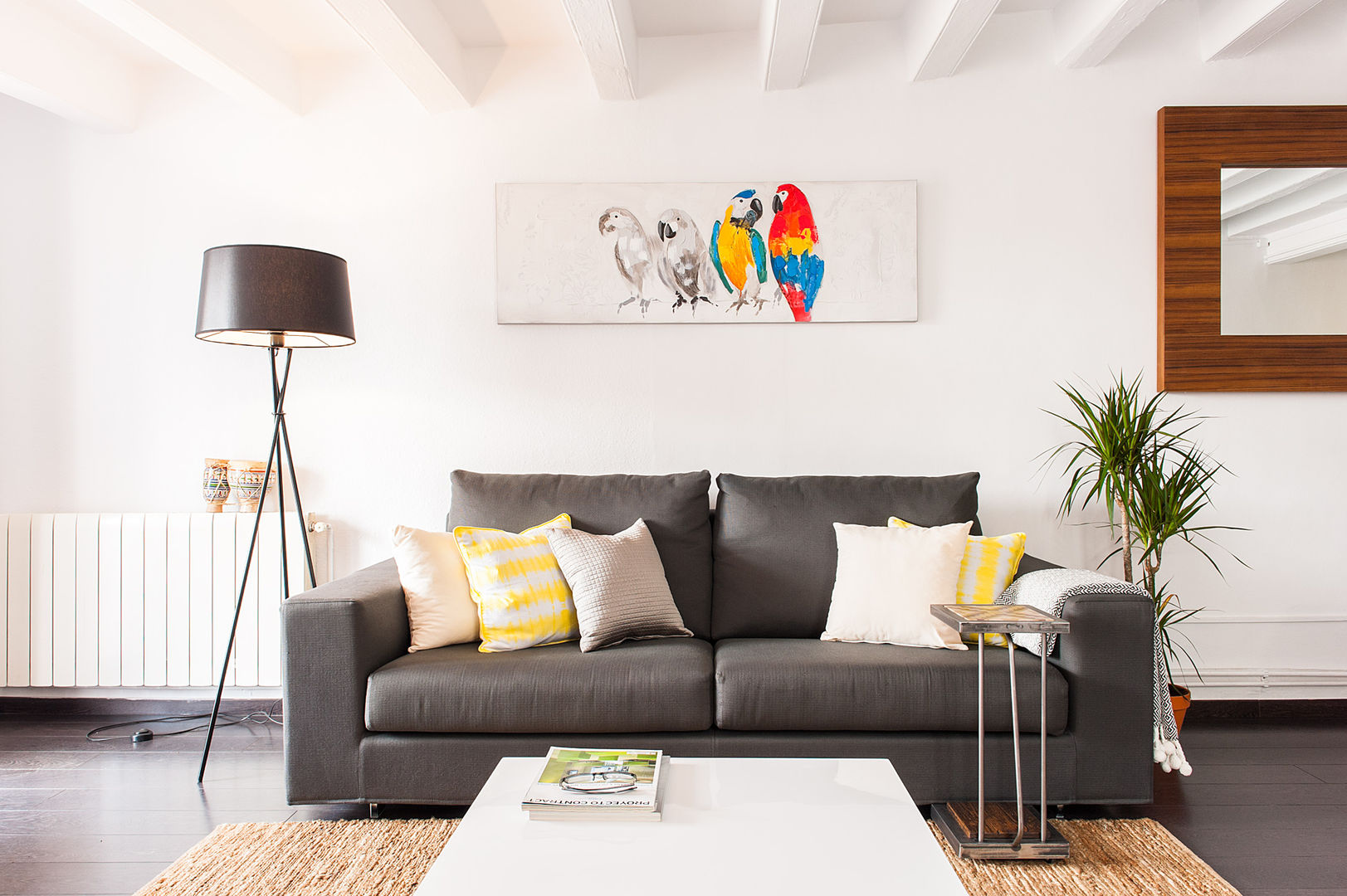 Home Staging para Alquilar una Vivienda en Barcelona, Markham Stagers Markham Stagers Ruang Keluarga Modern