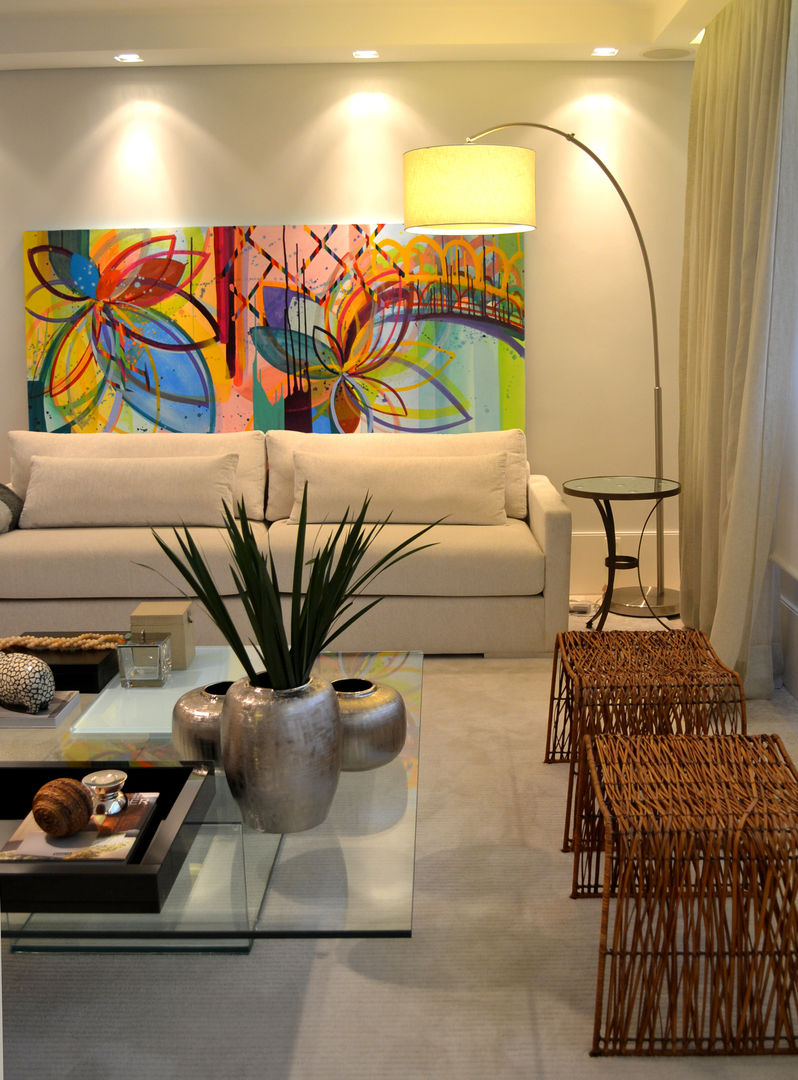 Apartamento para um jovem casal em tons de cinza, Helô Marques Associados Helô Marques Associados Salas de estar modernas