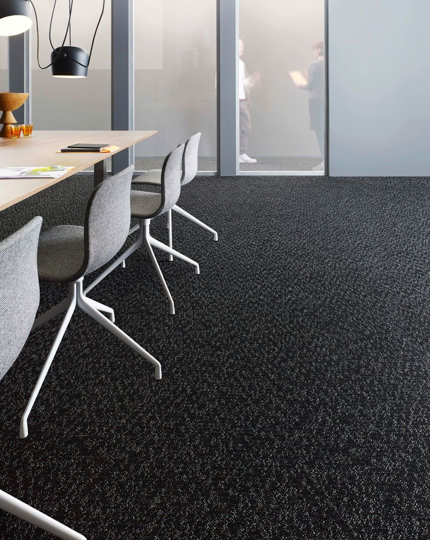 BUSINESS-CLASS FÜR DEN BODEN: DIE NEUE „PROJECTION“ VON VORWERK , Vorwerk flooring Vorwerk flooring Suelos Alfombras