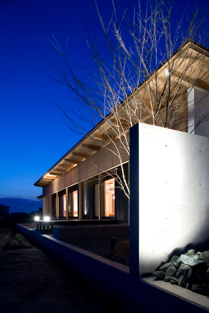 minara house, 髙岡建築研究室 髙岡建築研究室 Casas de estilo asiático