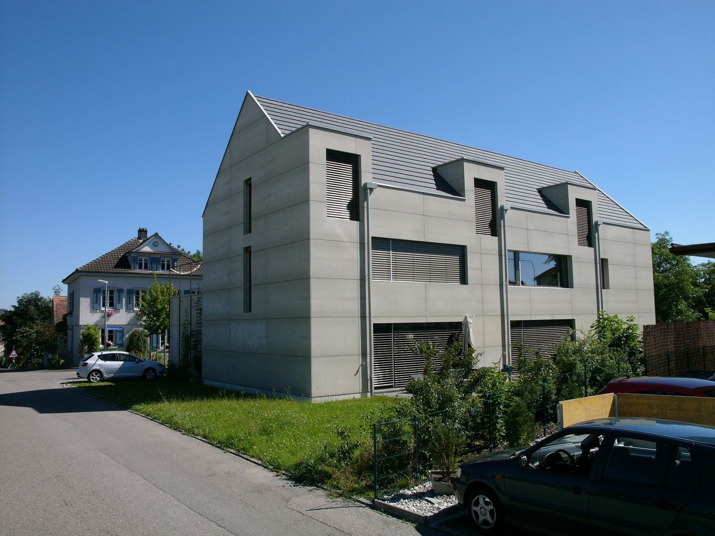 pasifa häuser güttingen schweiz, airarchitekten ag airarchitekten ag Minimalistische Häuser