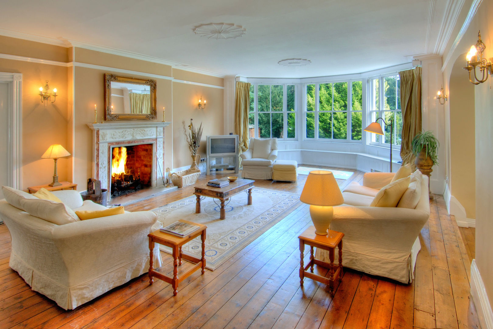 A major conservation project at Bossington House, a fine Grade II: Adisham Kent, Lee Evans Partnership Lee Evans Partnership Country style living room