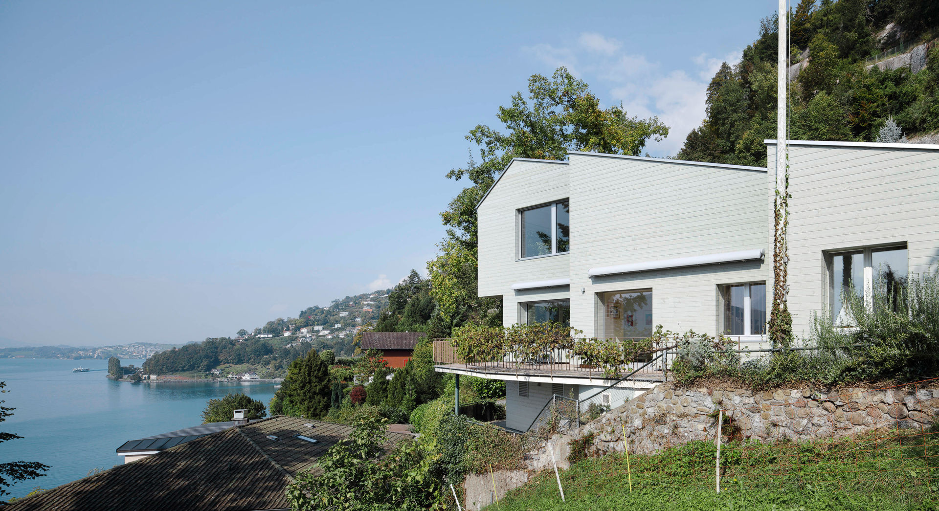 Um- und Ausbau Einfamilienhaus in Vitznau, Luzern, Forsberg Architekten AG Forsberg Architekten AG Casas de estilo escandinavo