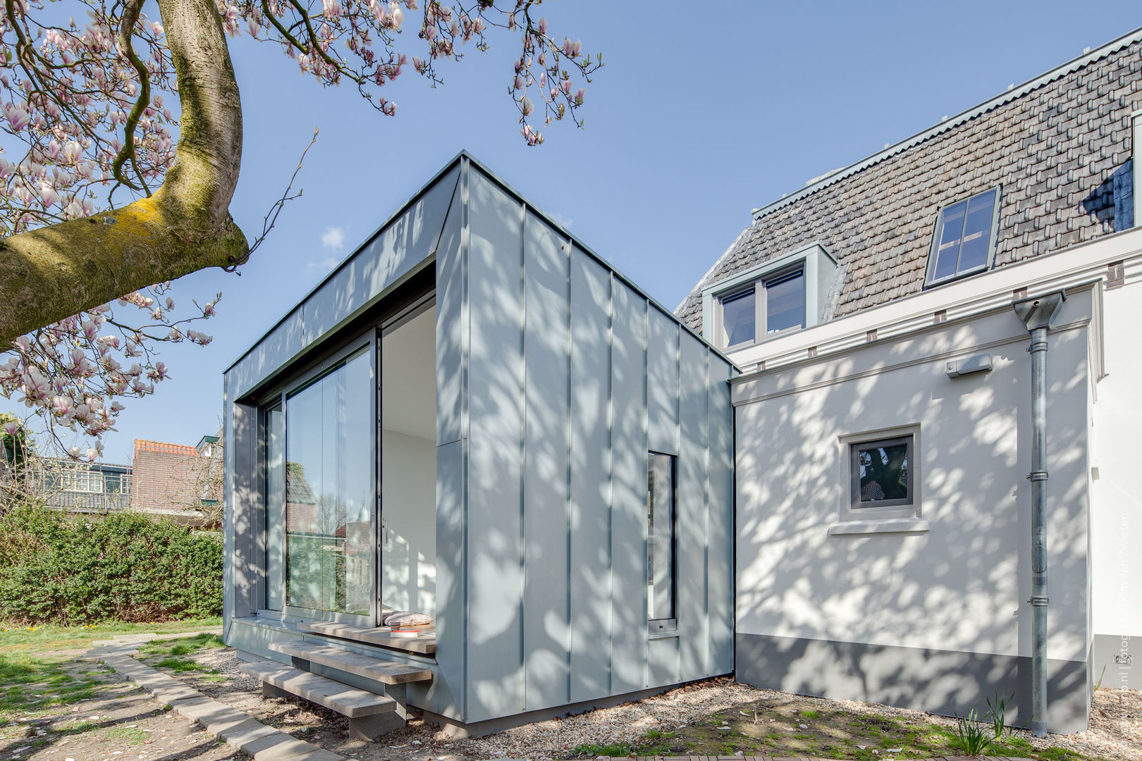 Restauratie en verbouw van voormalig Gemeentehuis Oudenrijn, De Meern, op ten noort blijdenstein architecten op ten noort blijdenstein architecten 모던스타일 온실