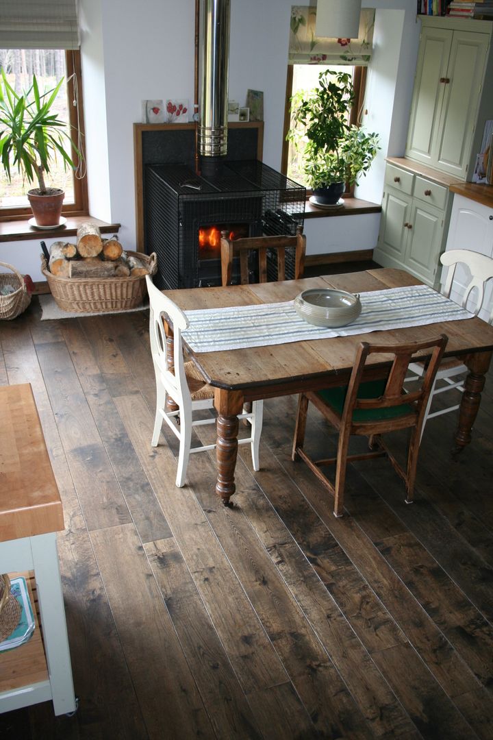 17th Century Double Smoked - Ebony flooring from Russwood Russwood - Flooring - Cladding - Decking Dapur Gaya Rustic