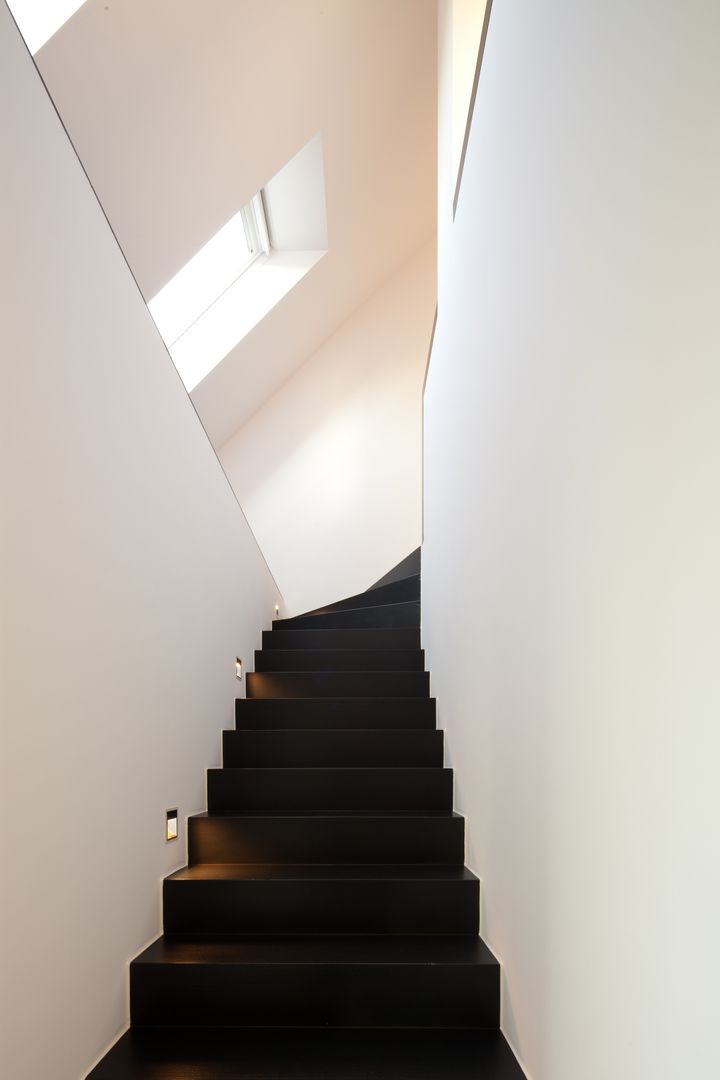 Woonhuis Uitgeest, Jan de Wit architect Jan de Wit architect Pasillos, vestíbulos y escaleras modernos