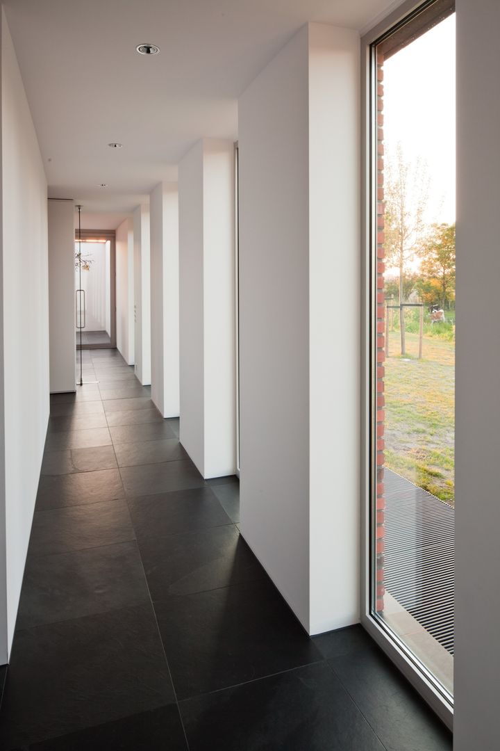 Woonhuis Uitgeest, Jan de Wit architect Jan de Wit architect Modern Corridor, Hallway and Staircase