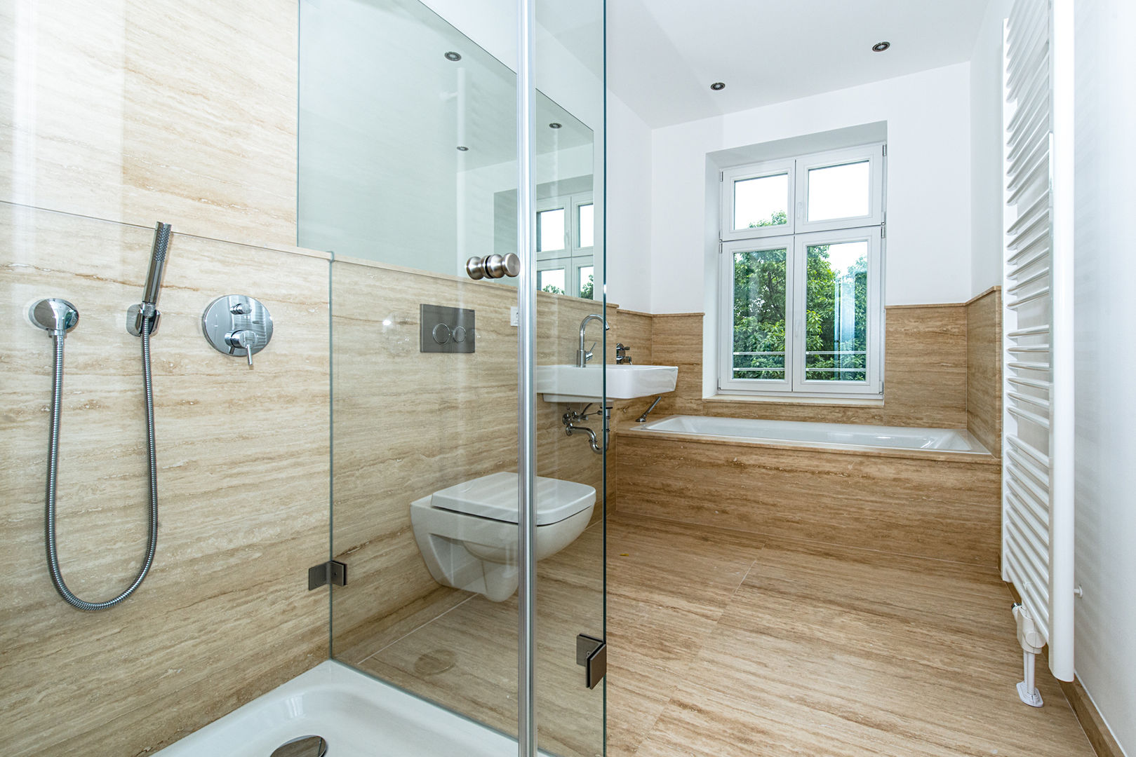 Sanierung Mehrfamilienhaus Düsseldorf/Derendorf, Maria Stahl Architekten Maria Stahl Architekten Modern Bathroom