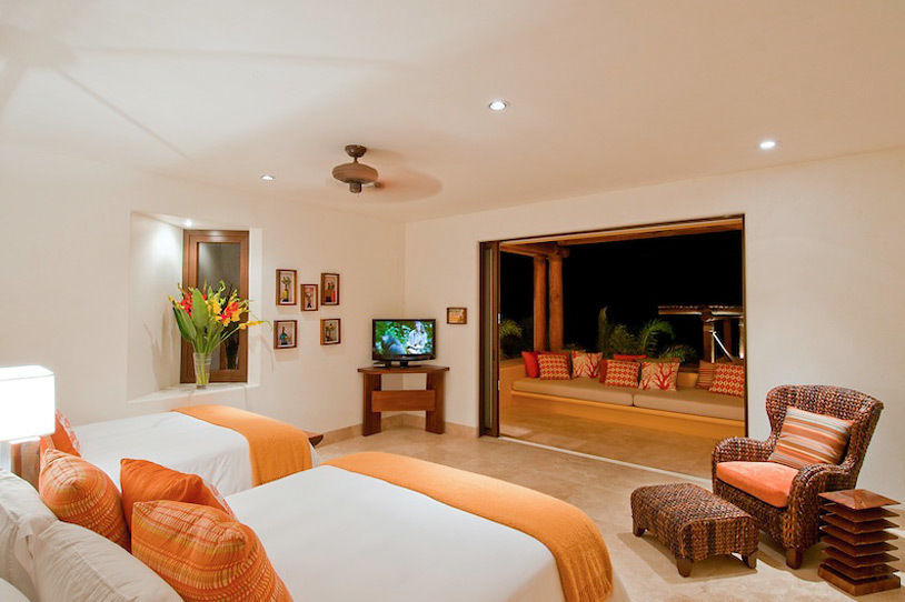 Kupuri , BR ARQUITECTOS BR ARQUITECTOS Tropical style bedroom